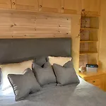 By Hvalstrand * Nesbru